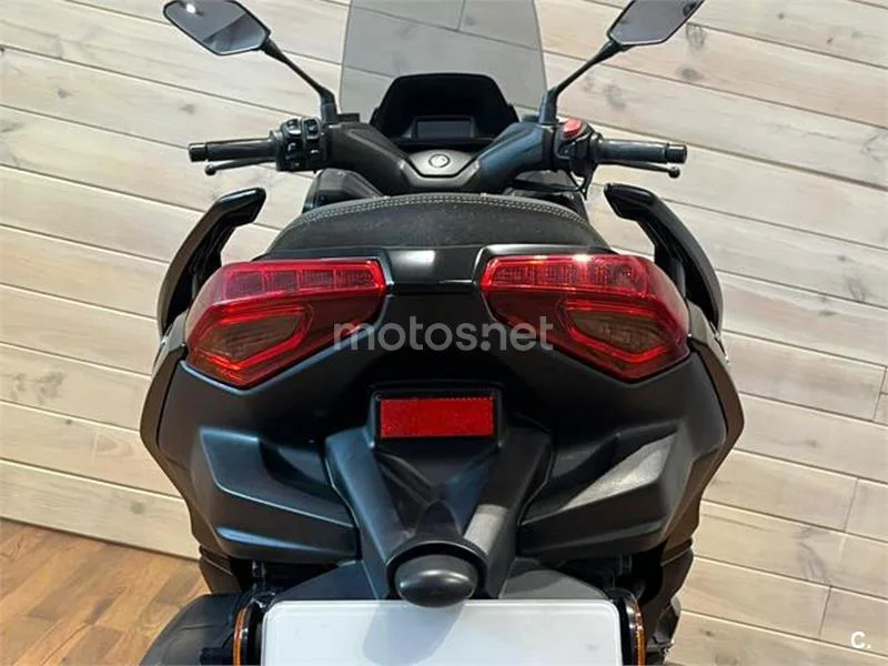 Yamaha XMAX 300 – Vista 6