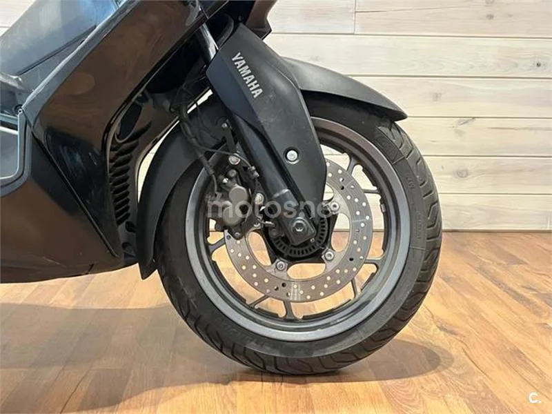Yamaha XMAX 300 – Vista 9