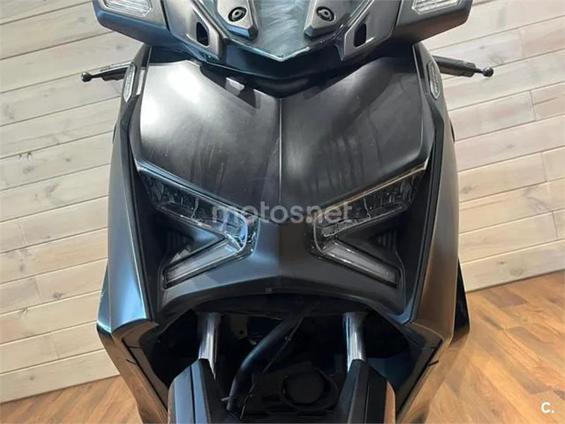 Yamaha XMAX 300 – Vista 10
