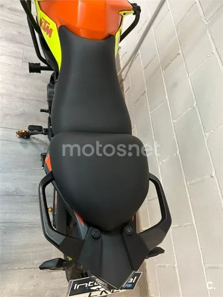 KTM 390 – Vista 14