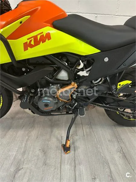 KTM 390 – Vista 15