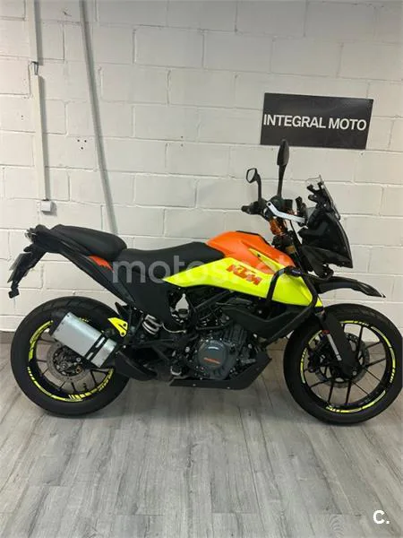 KTM 390 – Vista 16