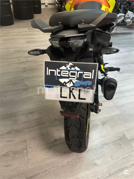 KTM 390 – Vista 4