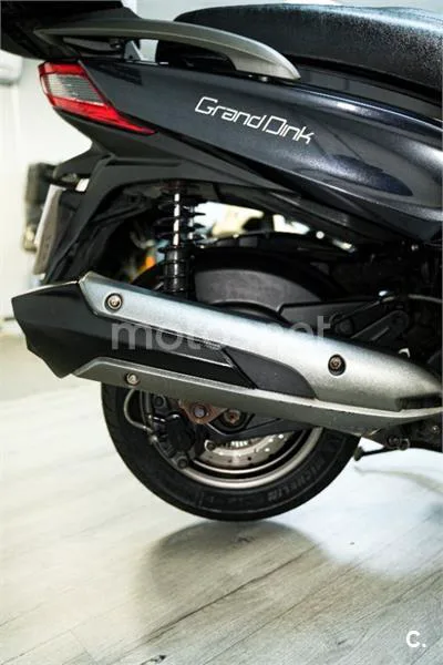 Kymco Grand Dink 300 – Vista 11
