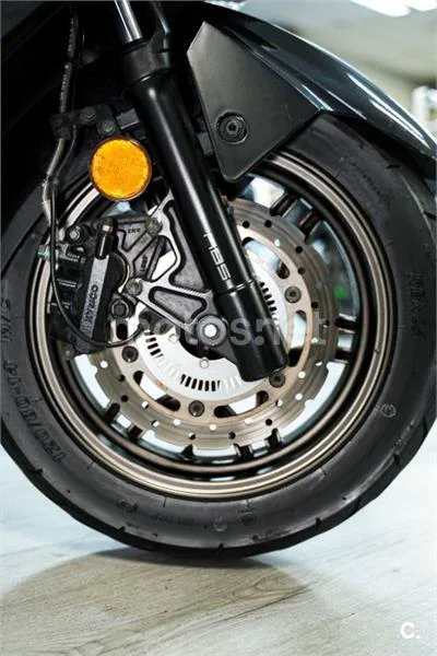 Kymco Grand Dink 300 – Vista 12