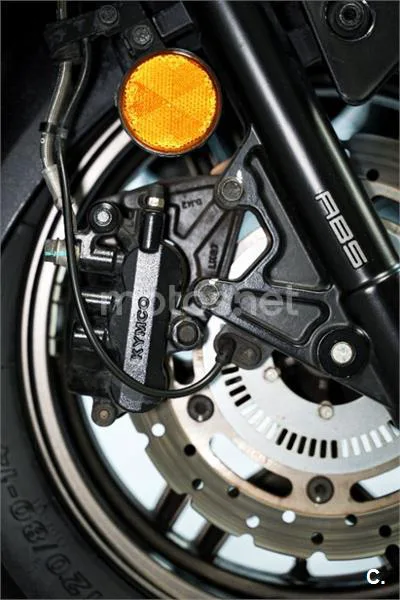 Kymco Grand Dink 300 – Vista 13