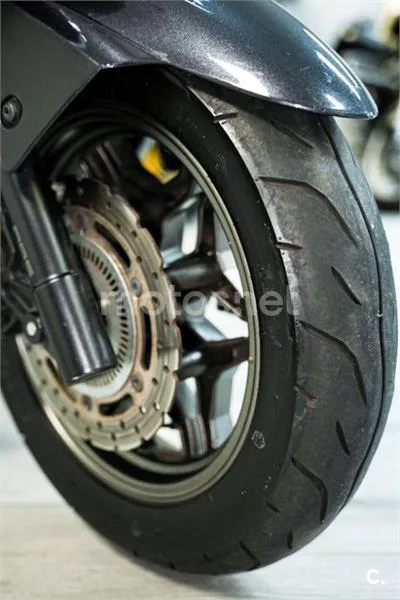 Kymco Grand Dink 300 – Vista 14