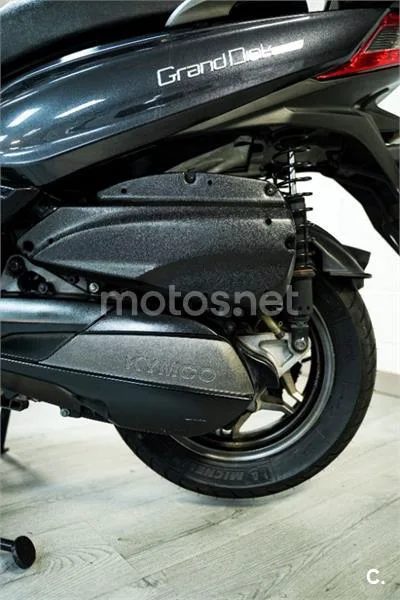 Kymco Grand Dink 300 – Vista 15