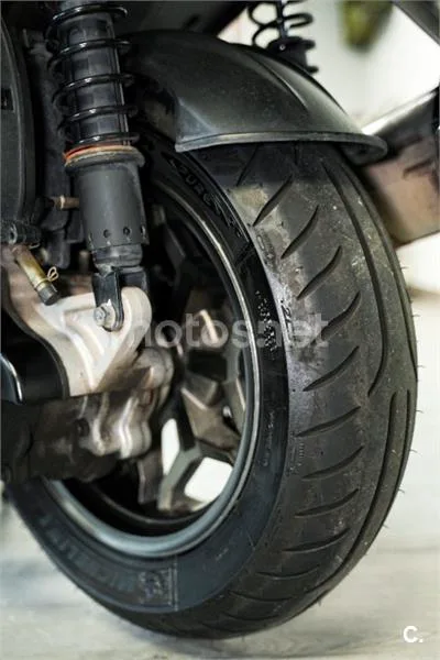 Kymco Grand Dink 300 – Vista 16