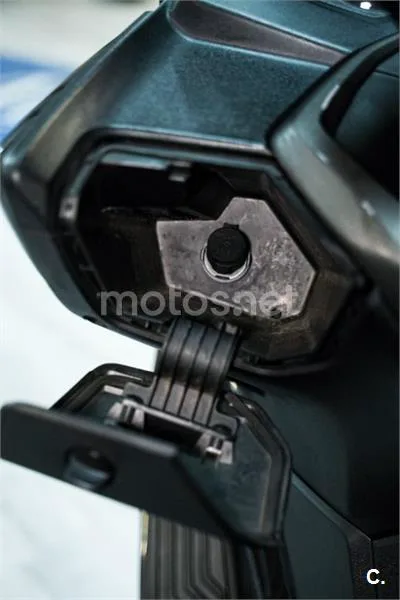 Kymco Grand Dink 300 – Vista 26