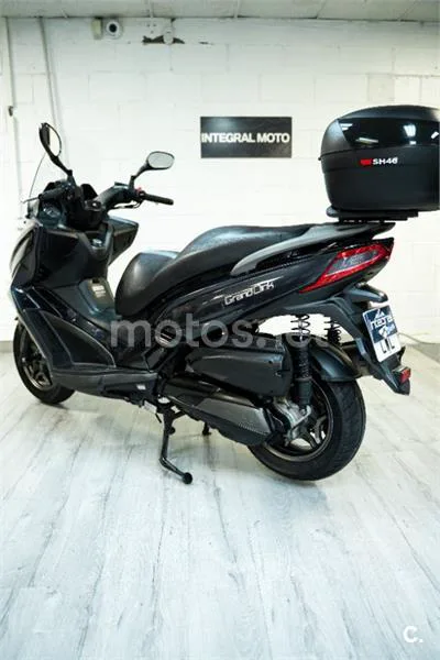 Kymco Grand Dink 300 – Vista 4