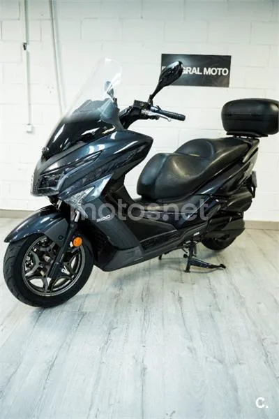 Kymco Grand Dink 300 – Vista 6