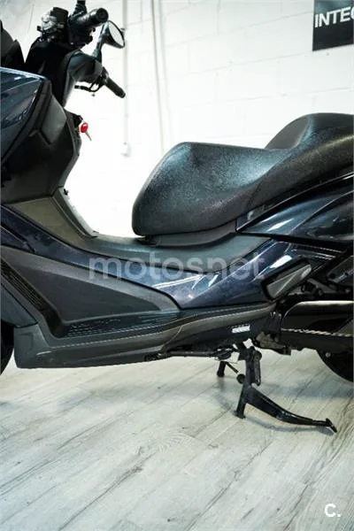 Kymco Grand Dink 300 – Vista 7