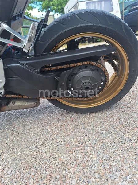 Honda CB 1000R Tricolor/Mat Cynos/Gris – Vista 3