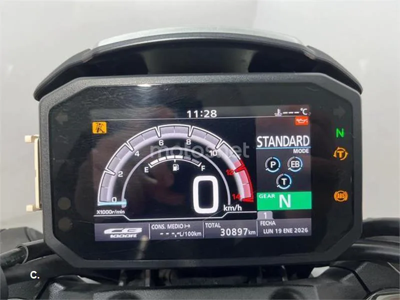 Honda CB 1000R – Vista 8