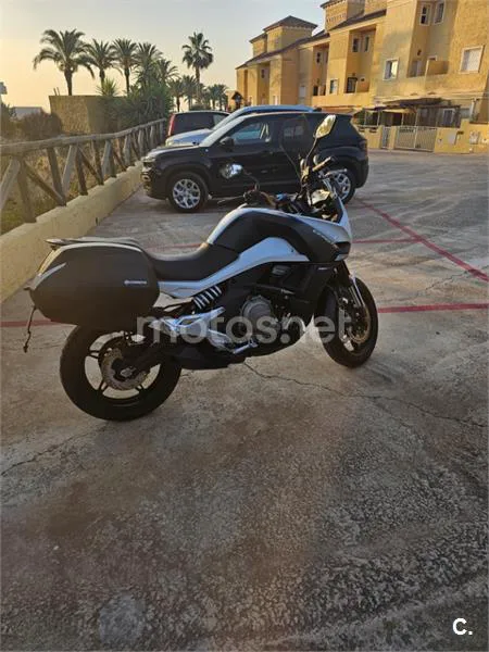 CFMOTO 650MT – Vista 4