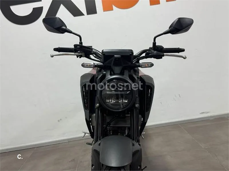 Honda CB 125 R – Vista 9