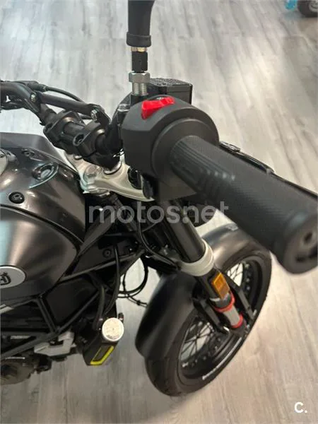 Husqvarna Svartpilen 125 – Vista 4