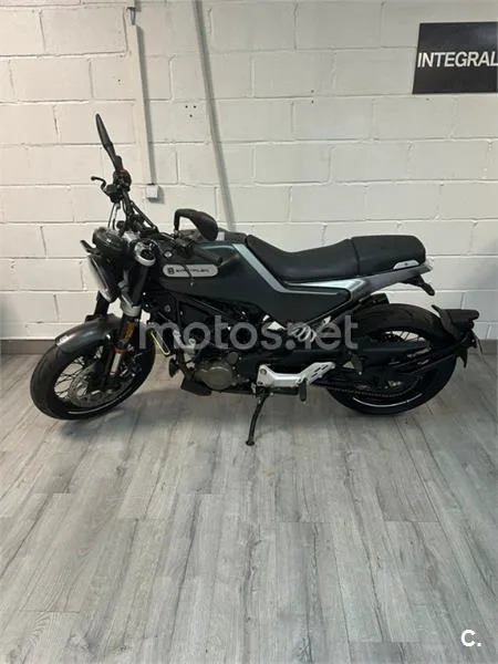 Husqvarna Svartpilen 125 – Vista 8