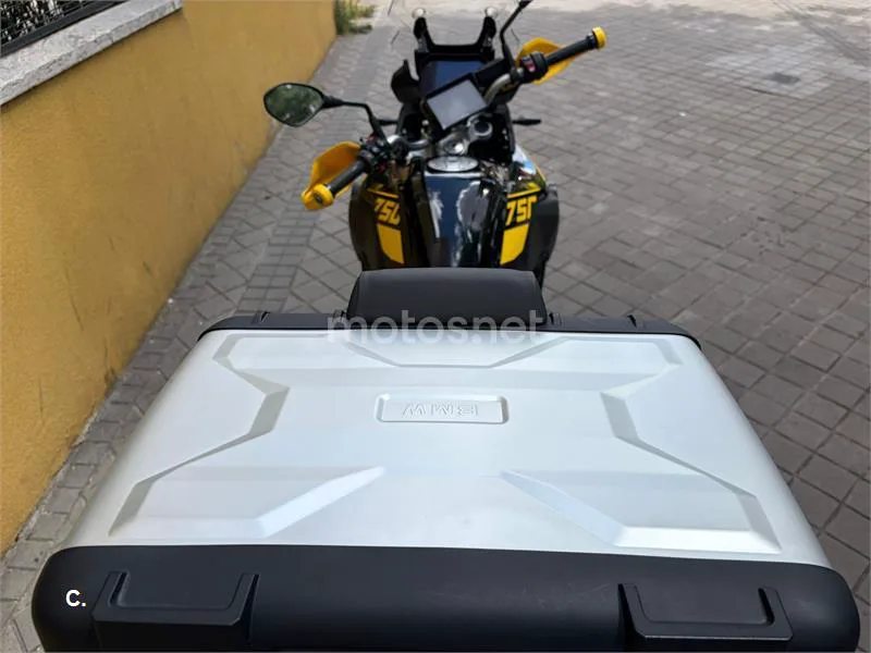 BMW F 750 – Vista 3