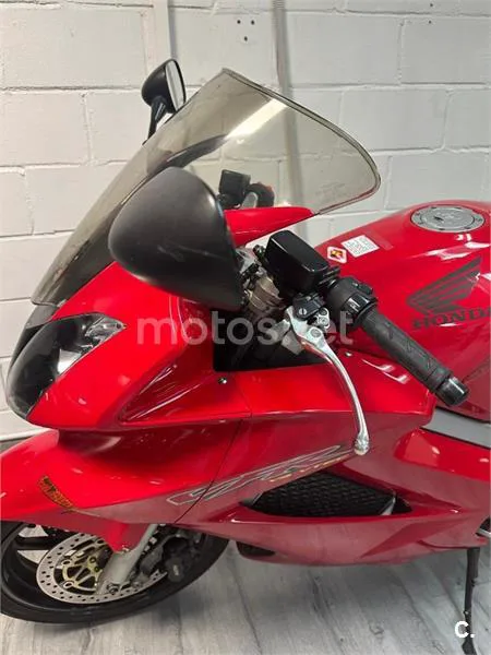 Honda VFR 800 – Vista 11