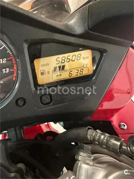 Honda VFR 800 – Vista 13