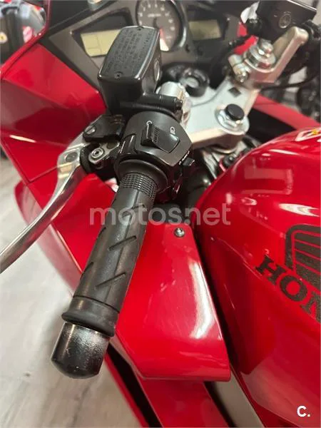 Honda VFR 800 – Vista 6