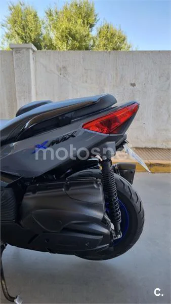 Yamaha XMAX 400 – Vista 2