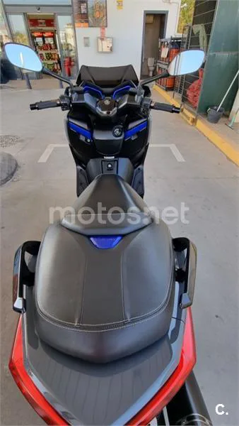 Yamaha XMAX 400 – Vista 11