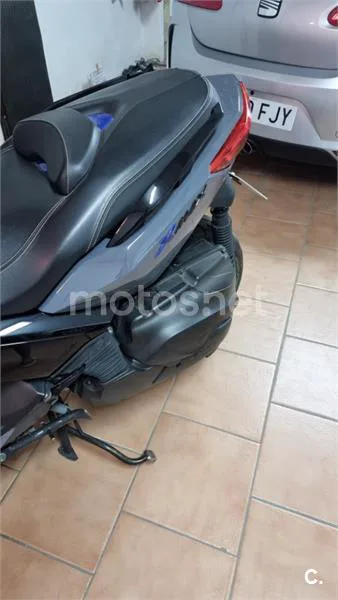 Yamaha XMAX 400 – Vista 12