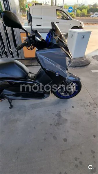Yamaha XMAX 400 – Vista 6