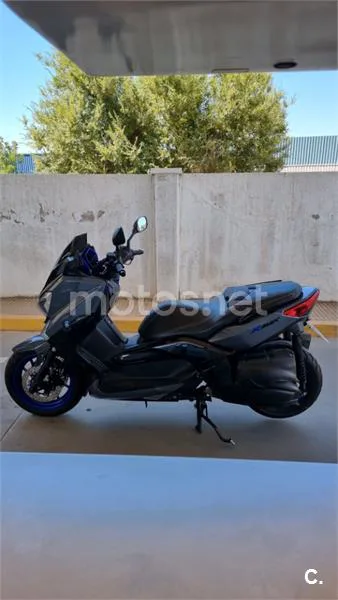 Yamaha XMAX 400 – Vista 8