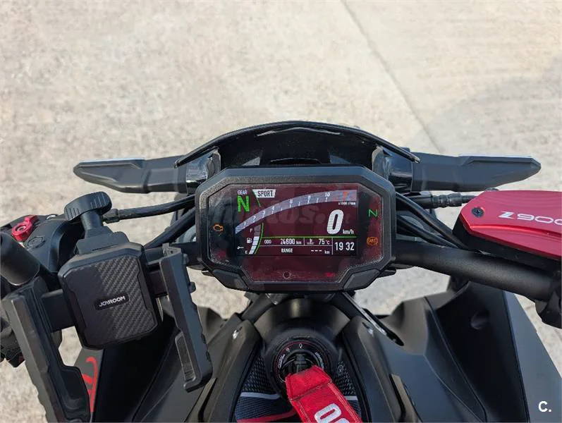 Kawasaki Z 900 – Vista 10