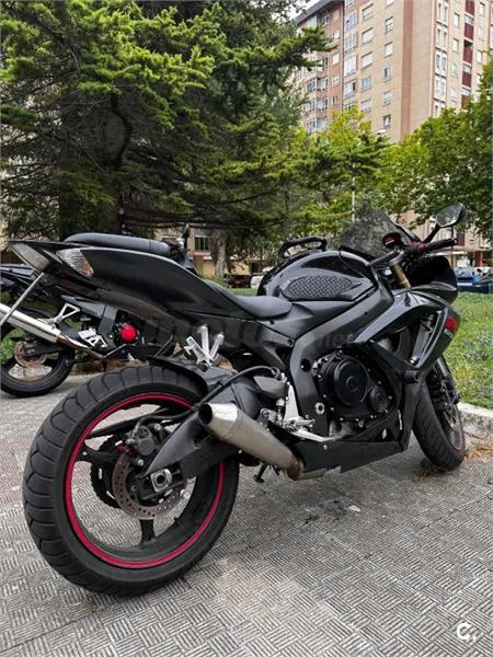 Suzuki GSX R600 – Vista 6