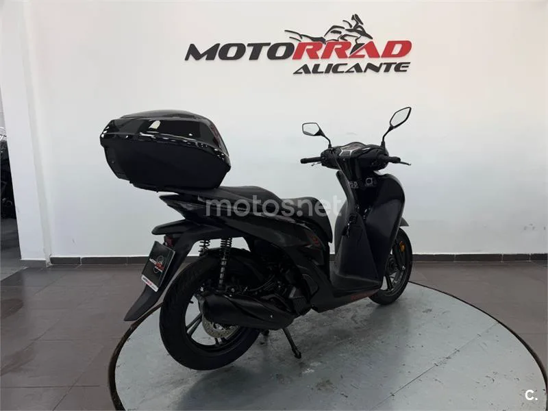 Honda SH 125i – Vista 3