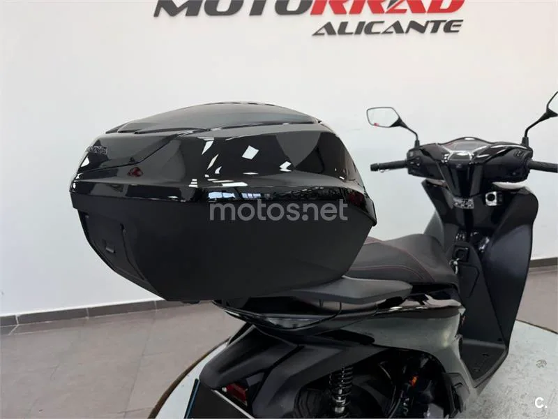 Honda SH 125i – Vista 6