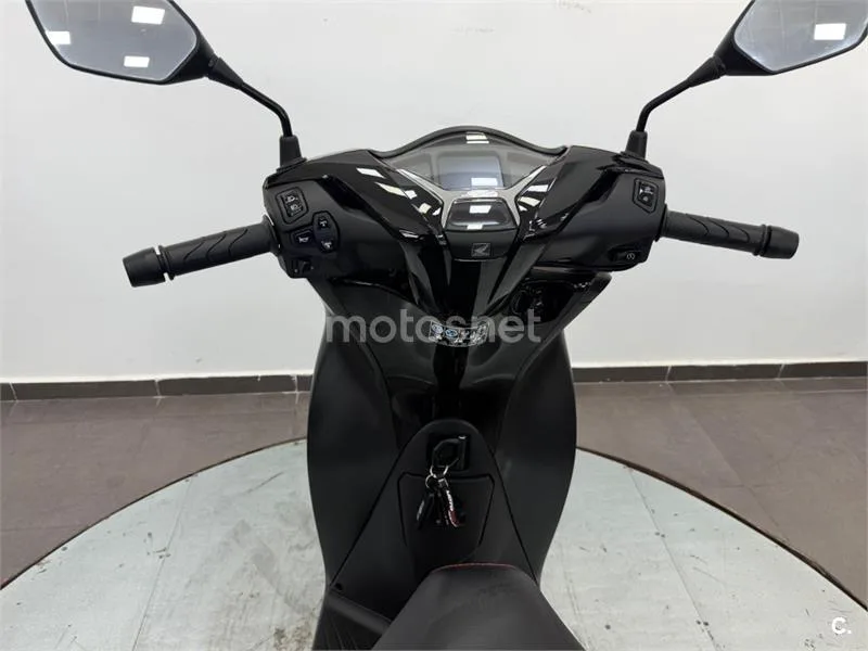 Honda SH 125i – Vista 10