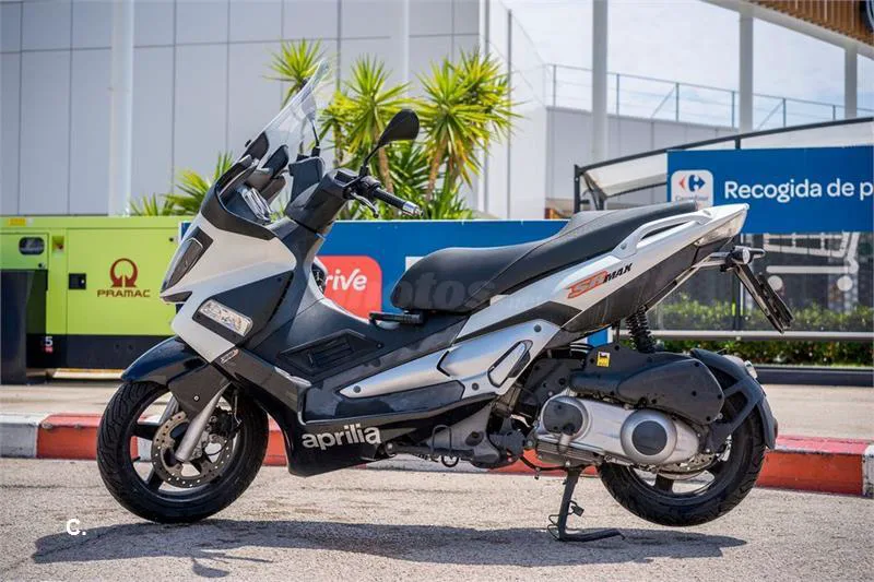 Aprilia SR Max 300 – Vista 3