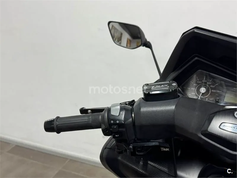 Yamaha TMAX 530 – Vista 11