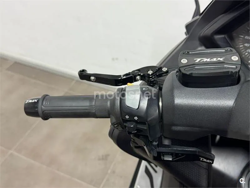 Yamaha TMAX 530 – Vista 12