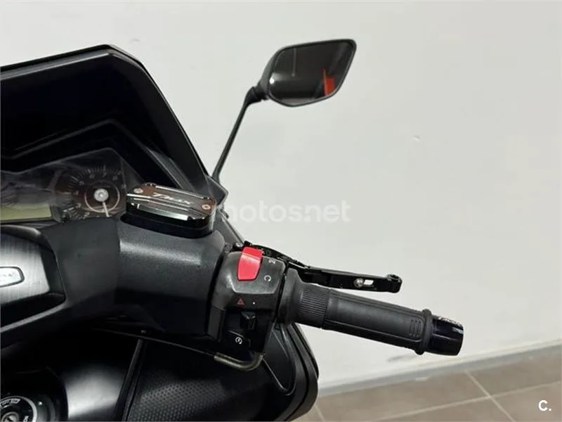 Yamaha TMAX 530 – Vista 15