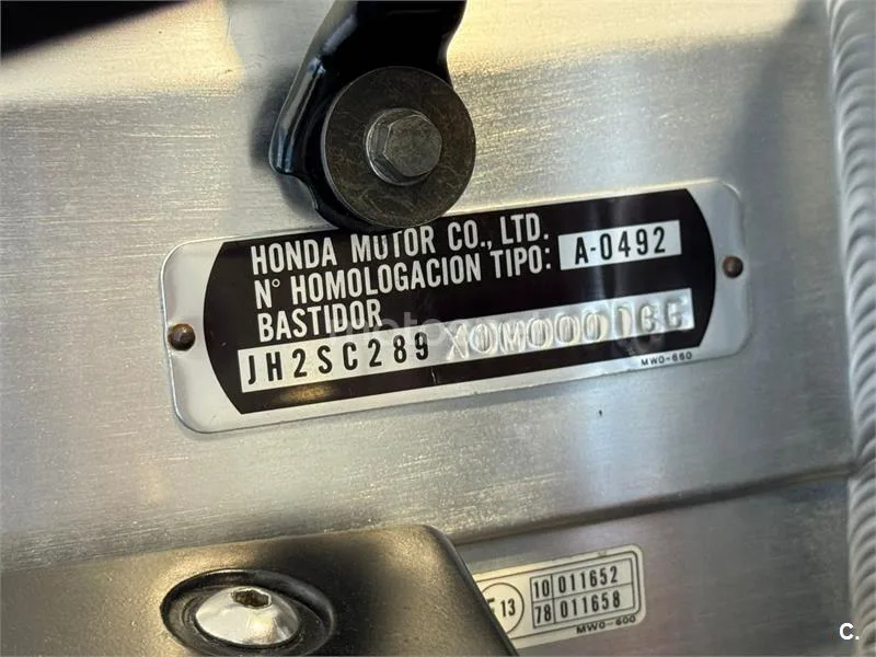 Honda CBR 900 RR Fireblade – Vista 11