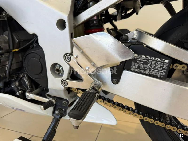 Honda CBR 900 RR Fireblade – Vista 14