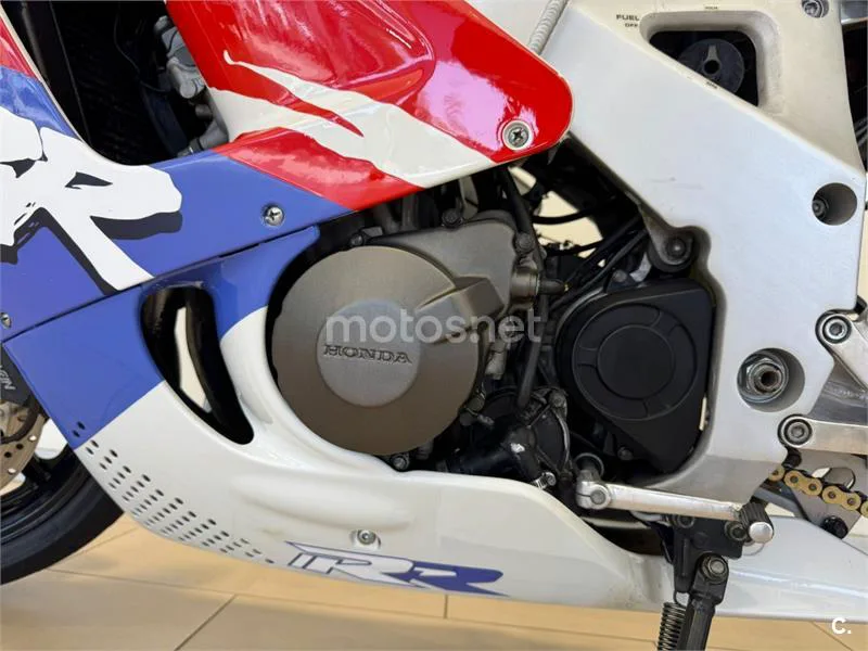 Honda CBR 900 RR Fireblade – Vista 16