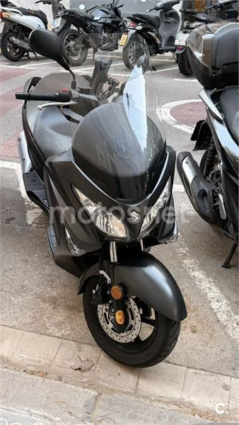 Suzuki Burgman 125 - Vista 3