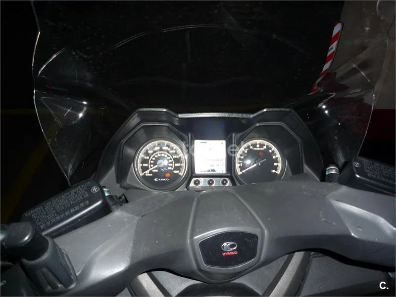 Kymco Grand Dink 300 – Vista 8