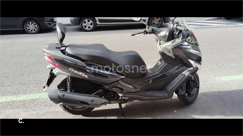 Kymco Grand Dink 300 – Vista 6