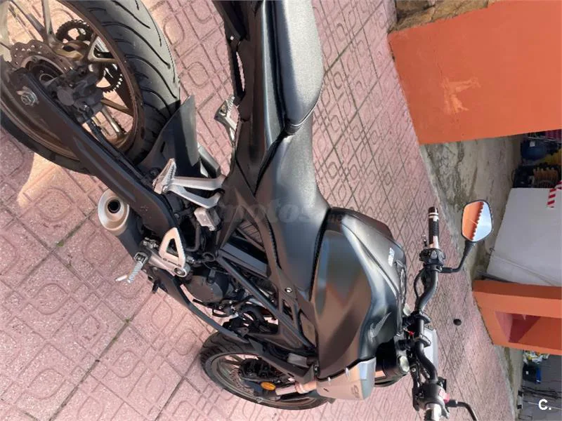 Honda CB 125 R – Vista 6