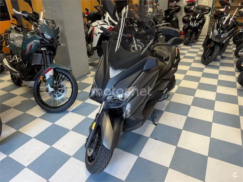 Yamaha XMAX 400 – Vista 4
