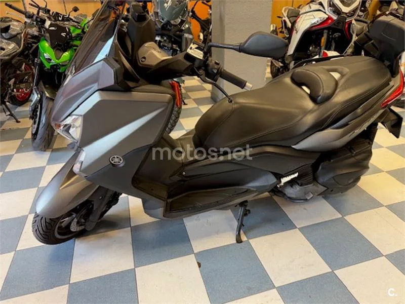Yamaha XMAX 400 – Vista 6